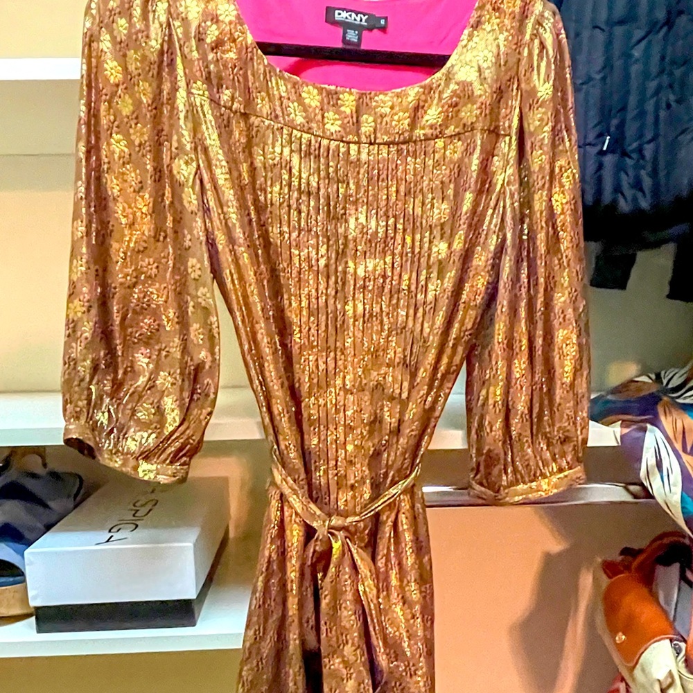 NEVER WORN Gold and Hot Pink Floral DKNY Shift Dress with Belt - Size 12